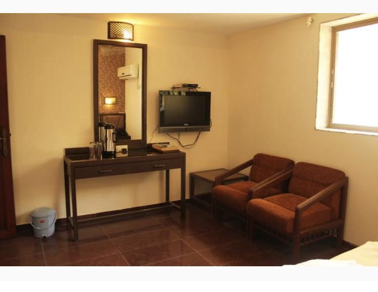 Hotel Ganesh Palace Mumbai  Buitenkant foto