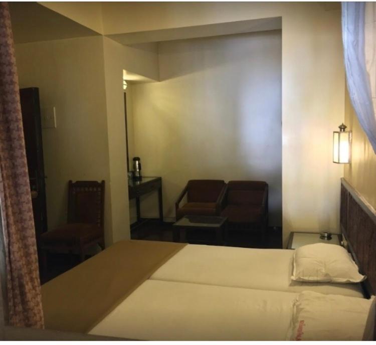 Hotel Ganesh Palace Mumbai  Buitenkant foto