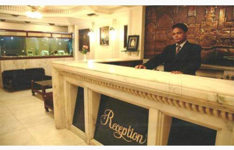 Hotel Ganesh Palace Mumbai  Buitenkant foto